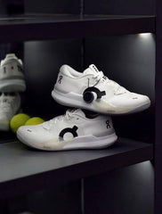 ON RUNNING THE ROGER PRO 3 WHITE GREY