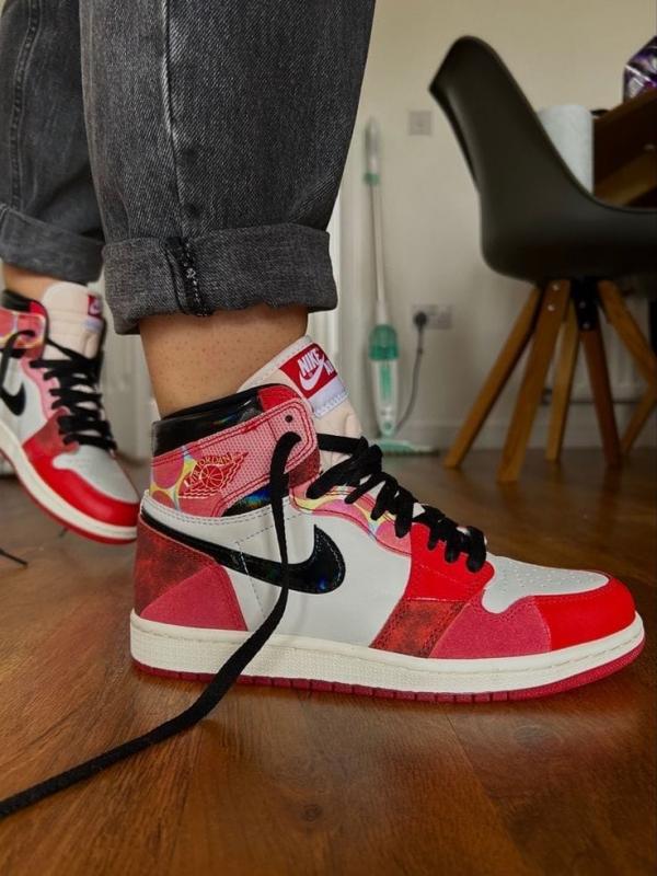 NIKE AIR JORDAN RETRO 1 HIG SPIDERVERSE SPIDERMAN VERSION SEMI UA