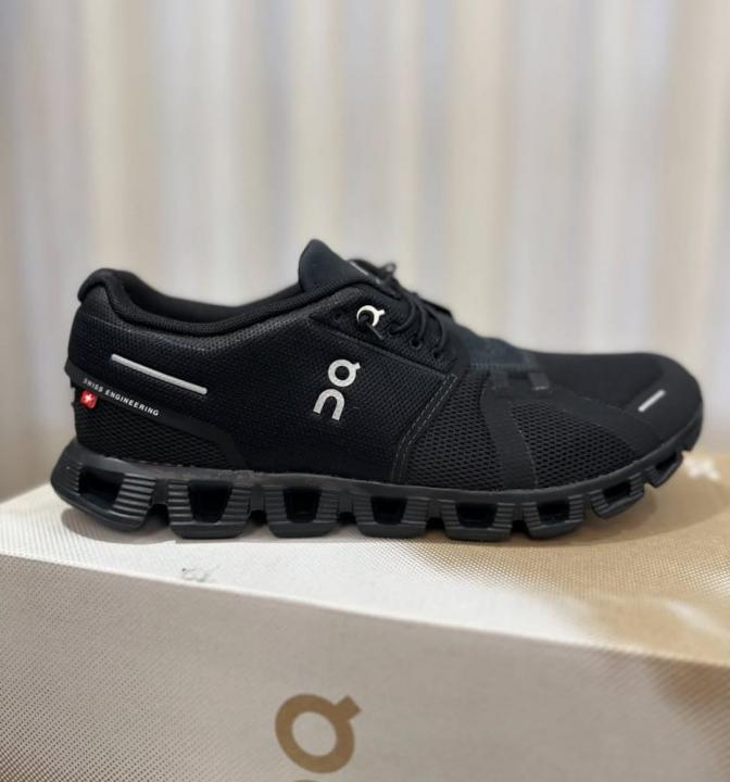 On Running Cloud 6 Water proof Full Black