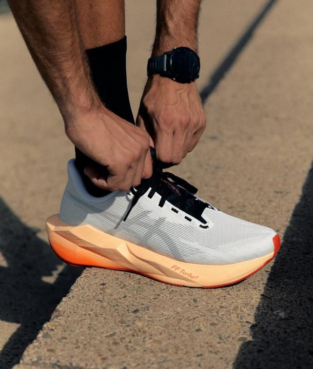 Asics Nova blast 6 White Orange Glow