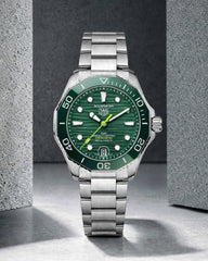 Tag Aquaracer Professional 200 Date Automatic Taitanum mate zik zake line silver green