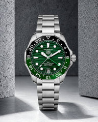 Tag Aquaracer Professional 300m date automatic japan zik zake line green niddle
