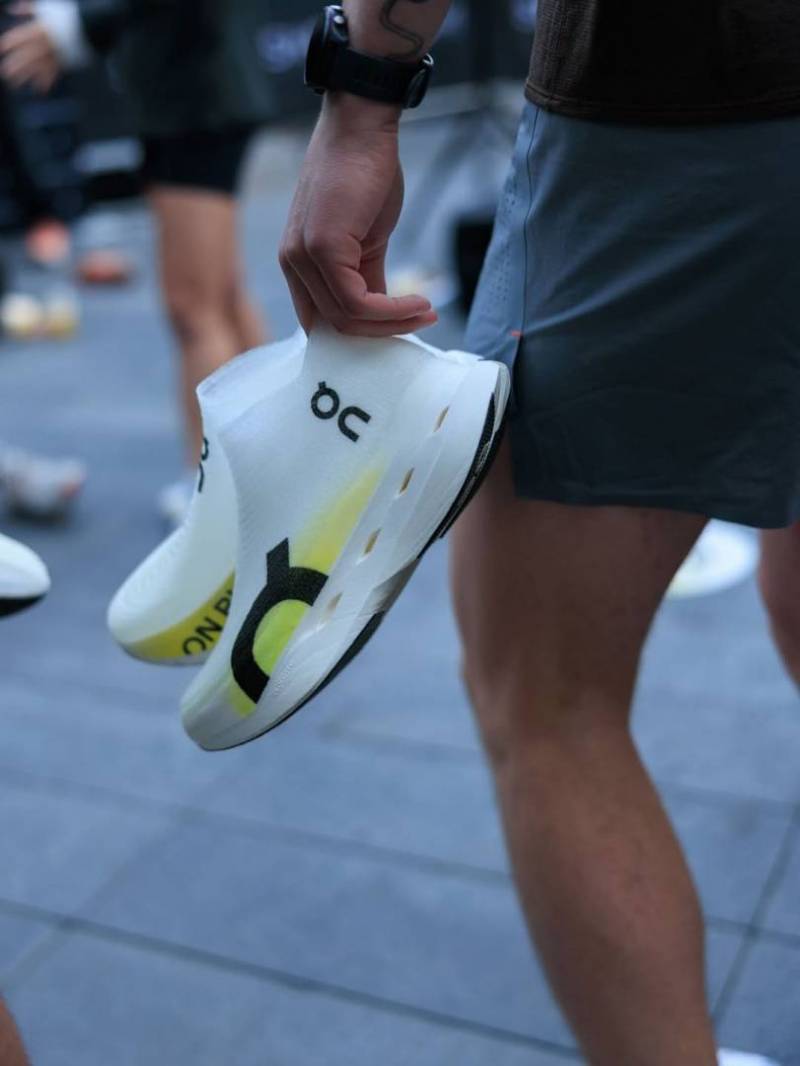 On Cloud boom Strike LS White Yellow