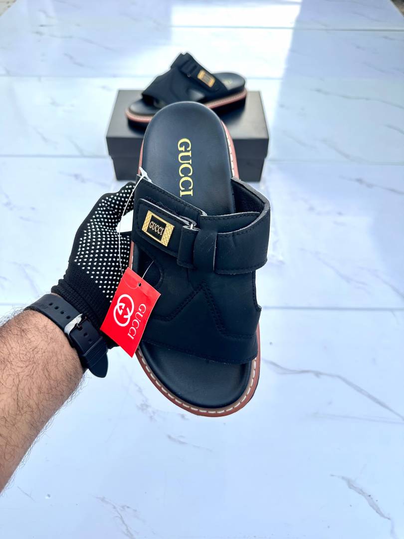 GUCCI logo slide