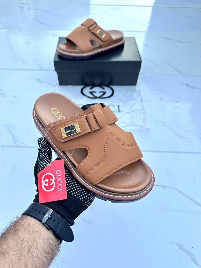 GUCCI Logo slide