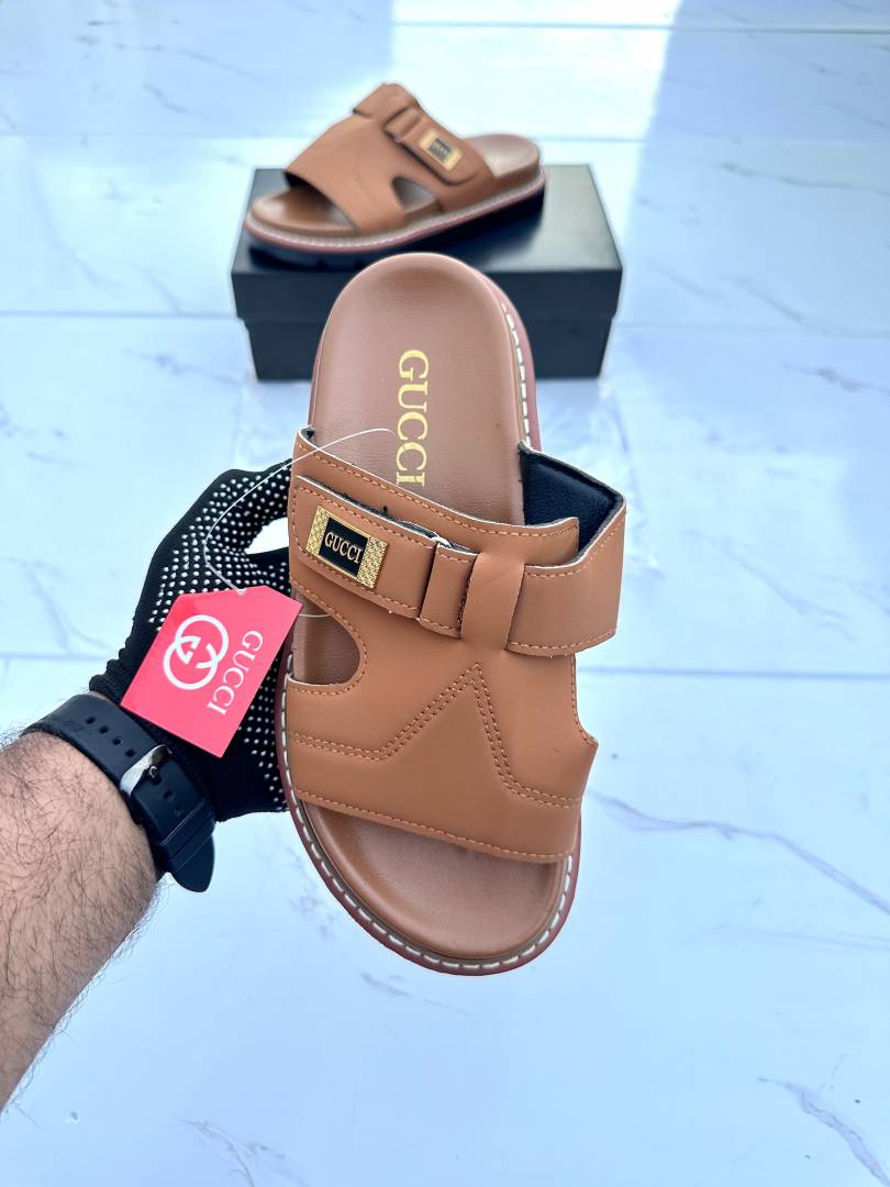 GUCCI Logo slide