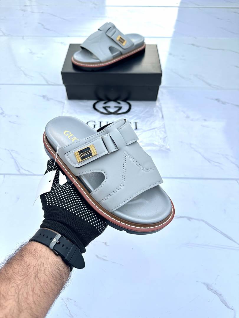 GUCCI logo slide