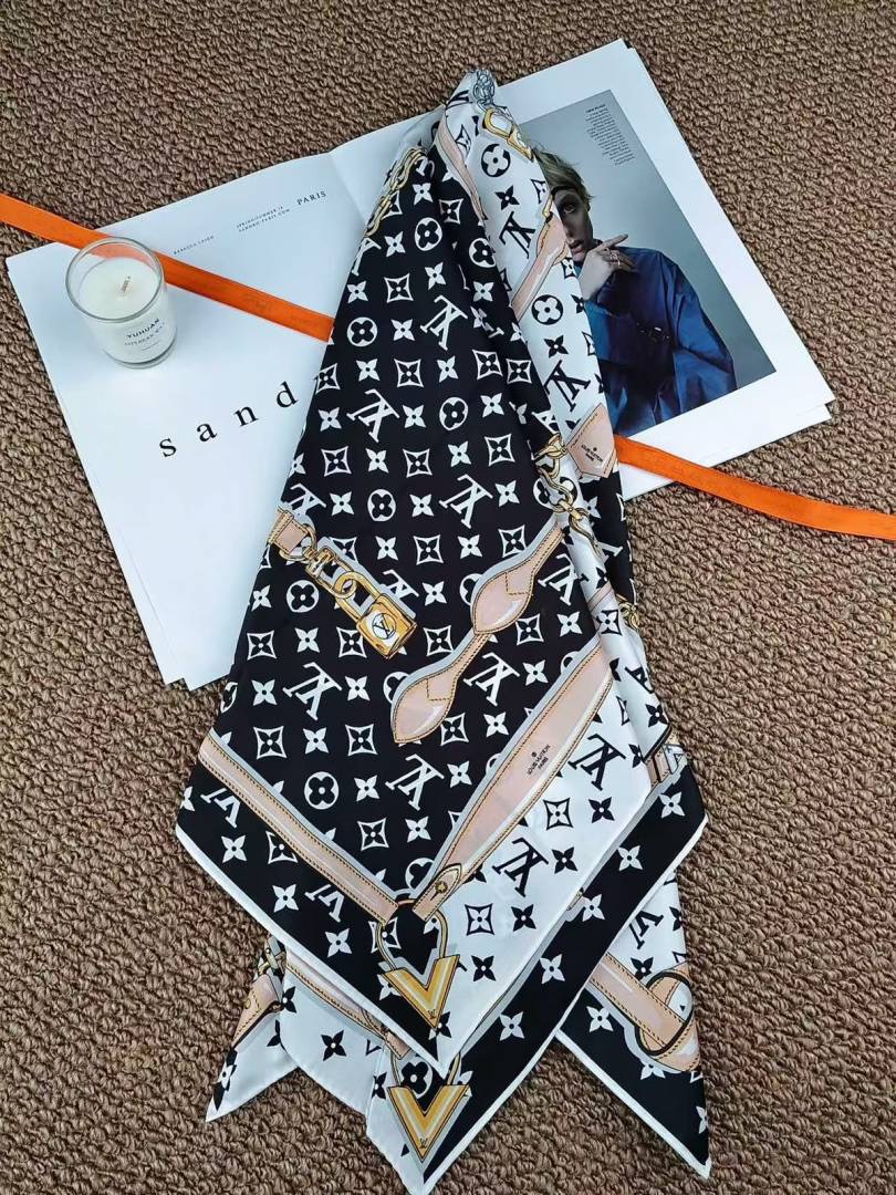 Louis Vuittion Monogram Chain & Leather Strap Print Silk Square Scarf Black & White With Carry Bag