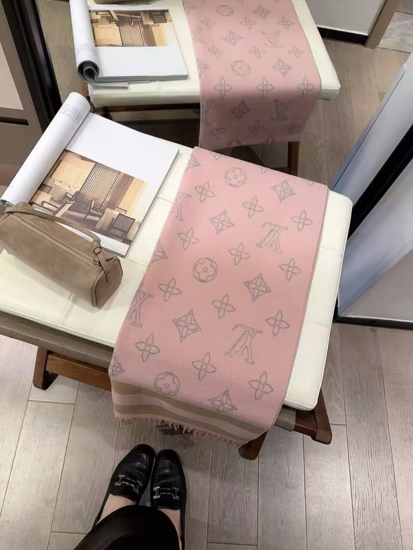 Louis Vuittion Monogram Pattern Wool Blend Scarf Pink & Beige With Carry Bag