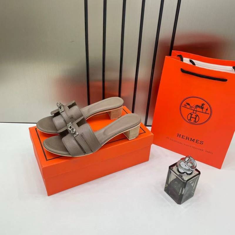 On Sale Hermes Oran Pump Dark Khakhi Heels With Original Box & Carry Bag