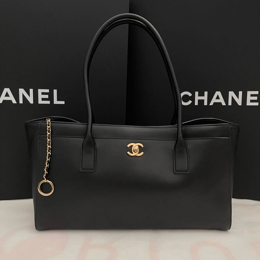 Chanel Black Leather Tote High Quality Leather With OG Box Dust Cover & Carry Bag 26006 Black Leather