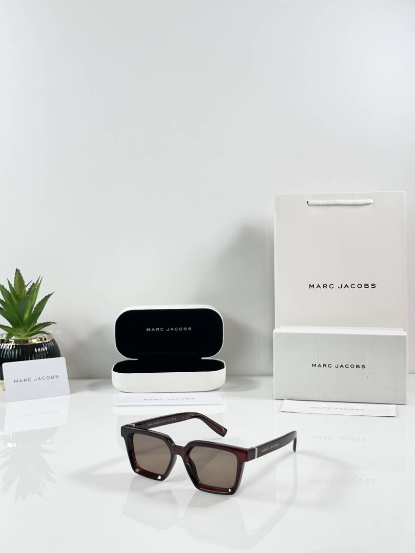 Marc Jacobs 1019 Brown