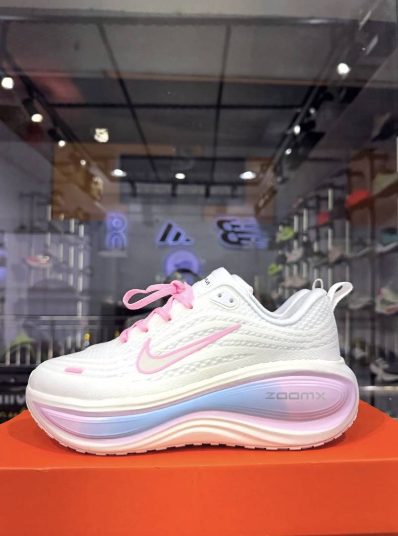 Nike Vomero Plus White Pink