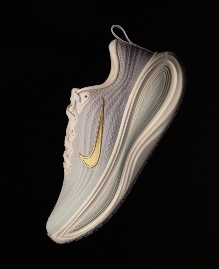 Nike Vomero Plus Metalic Gold