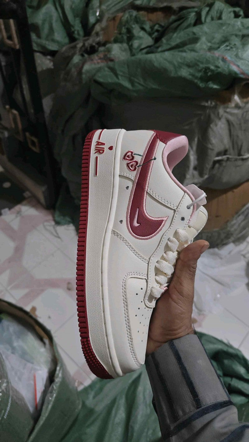 Nike airforce 1 Low Valentines Day with og box for her