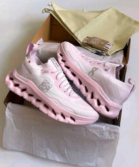 On Cloud tilt Loewe Pale Pink (964)