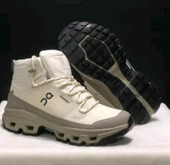 ON CLOUD ROCK mid cream