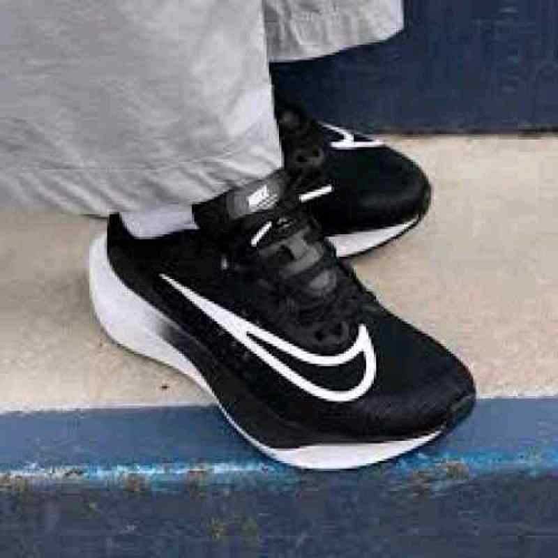 Nike zoom fly 5 best running shoes 2023