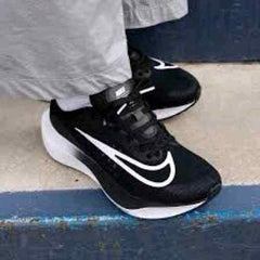 Nike zoom fly 5 best running shoes 2023