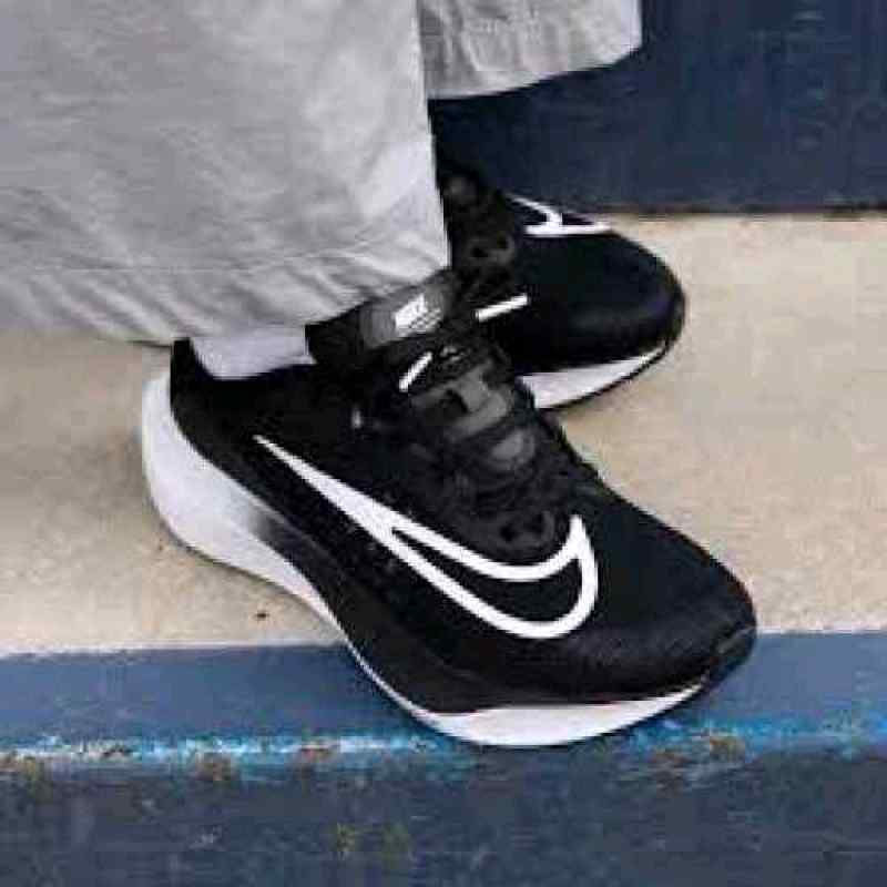 Nike zoom fly 5 best running shoes 2023