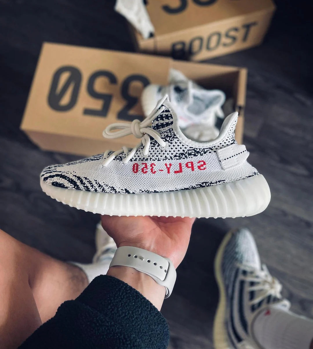 WMNs Yeezy Boost 350 V2 ‰ÛÏ Zebra ‰۝