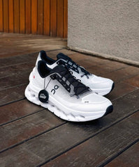 On Running Cloud tilt 2.0 Black Ivory