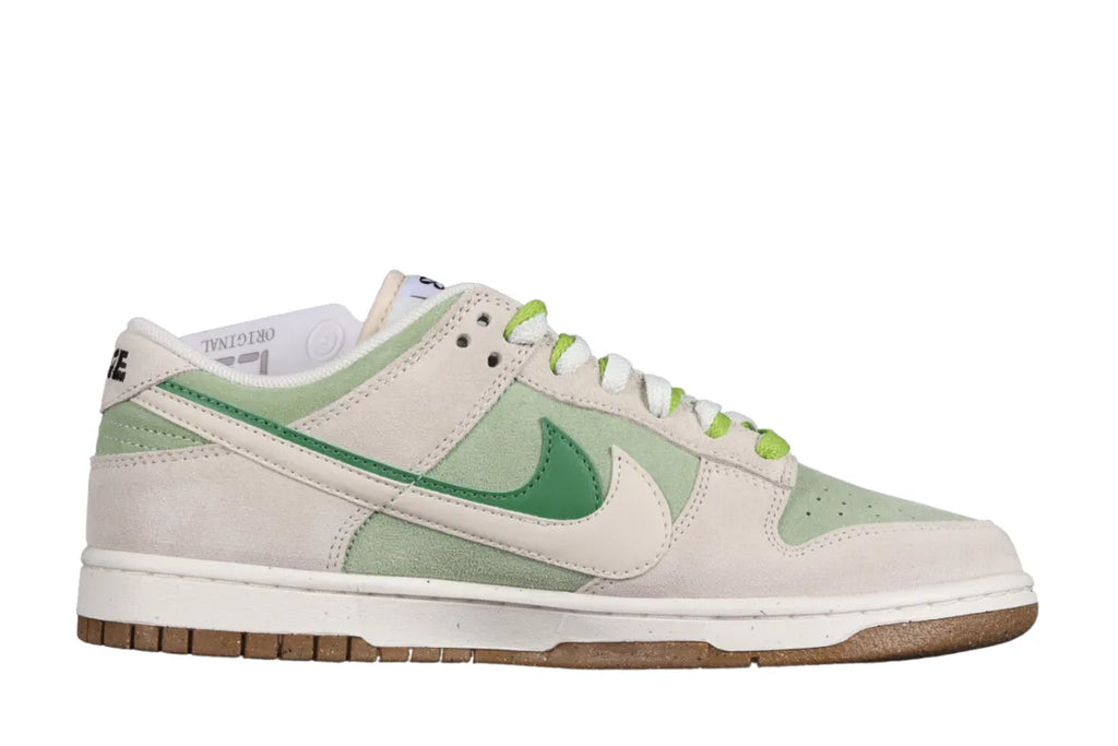DUNK LOW SE 85 GREY GREEN – Lebrouges - Main Image