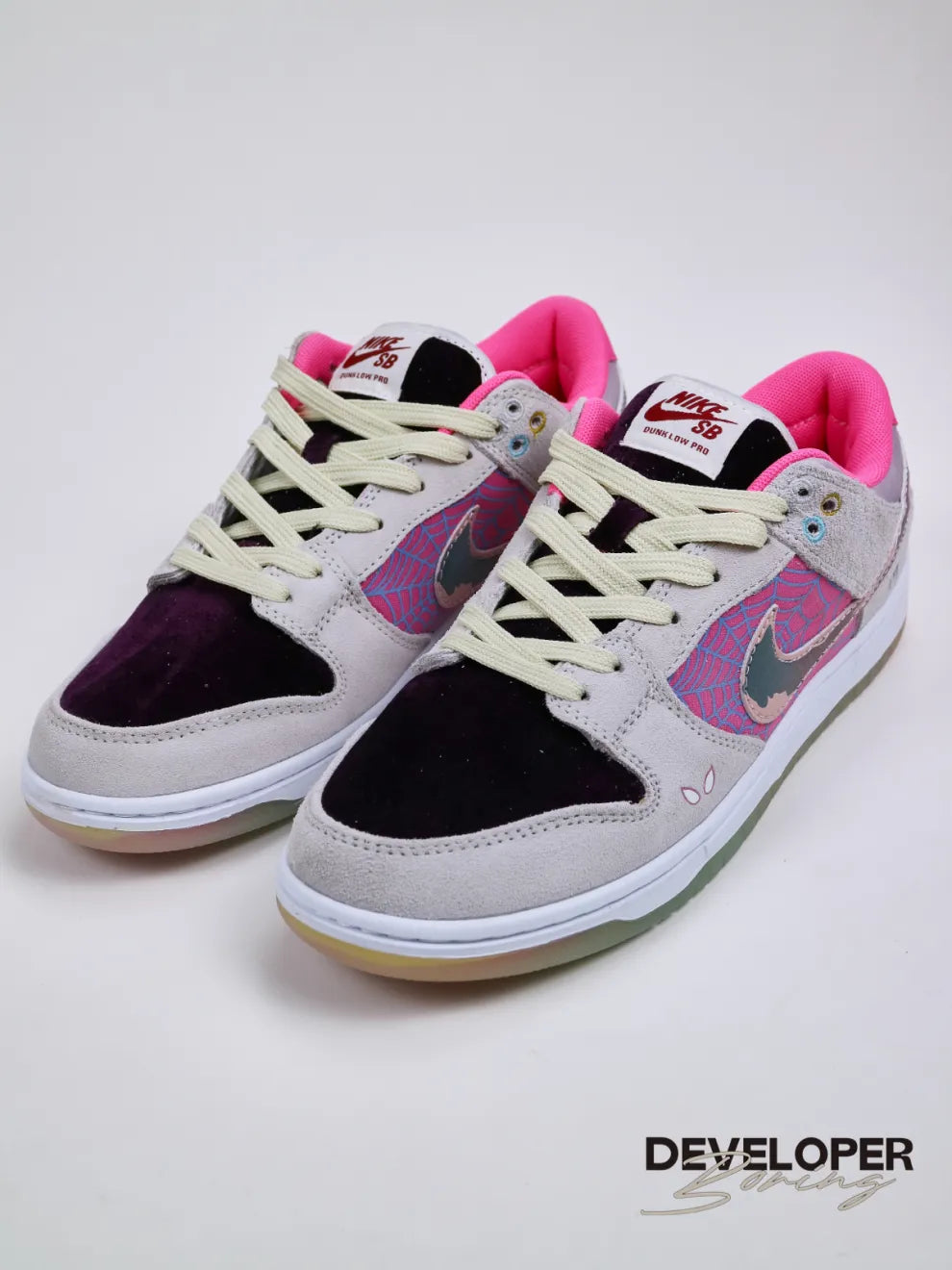 WMNs Nikee Sb dunk Low Spider Gwen