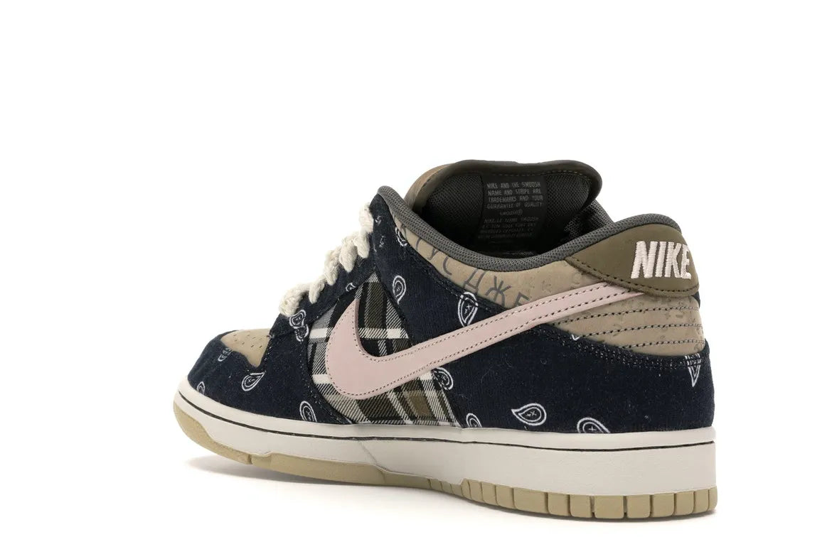 SB DUNK LOW TRAVIS SCOTT BANDANA