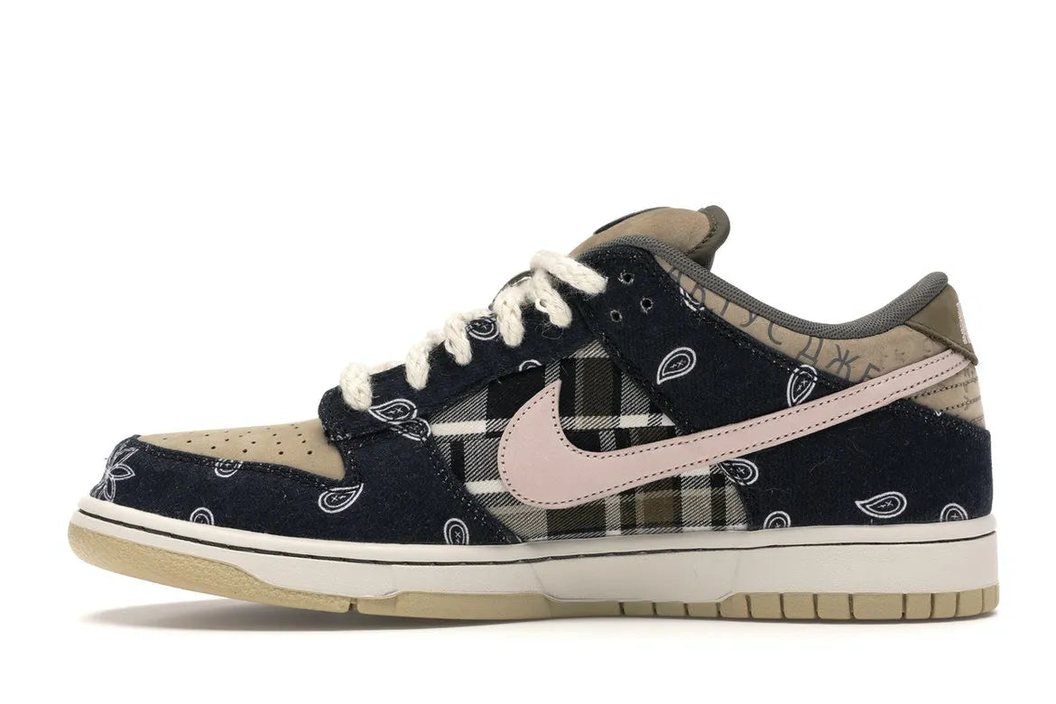 SB DUNK LOW TRAVIS SCOTT BANDANA