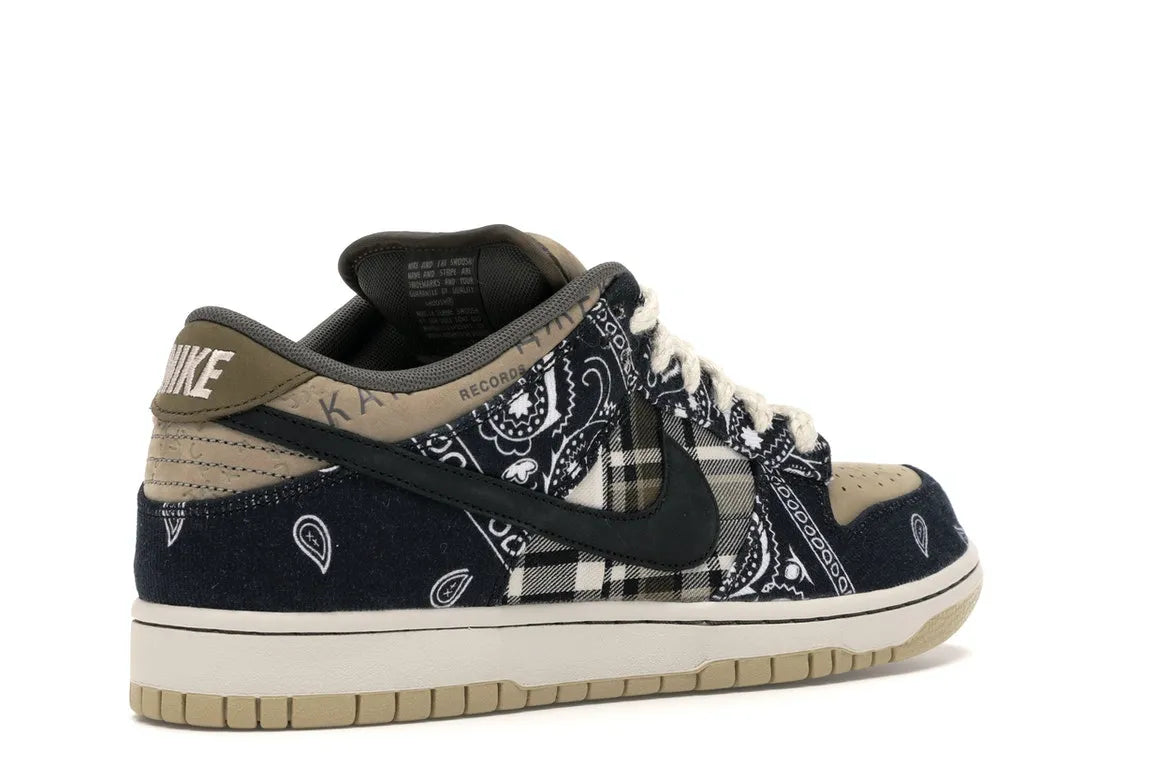 SB DUNK LOW TRAVIS SCOTT BANDANA