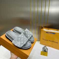 WMN Louis vuitton Premium Lv slide Gray whit og box