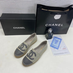 Chanel Premium Grey Quilted Leather whit og box Flats