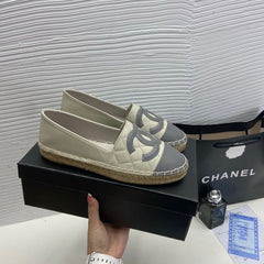 Chanel Premium Grey Quilted Leather whit og box Flats