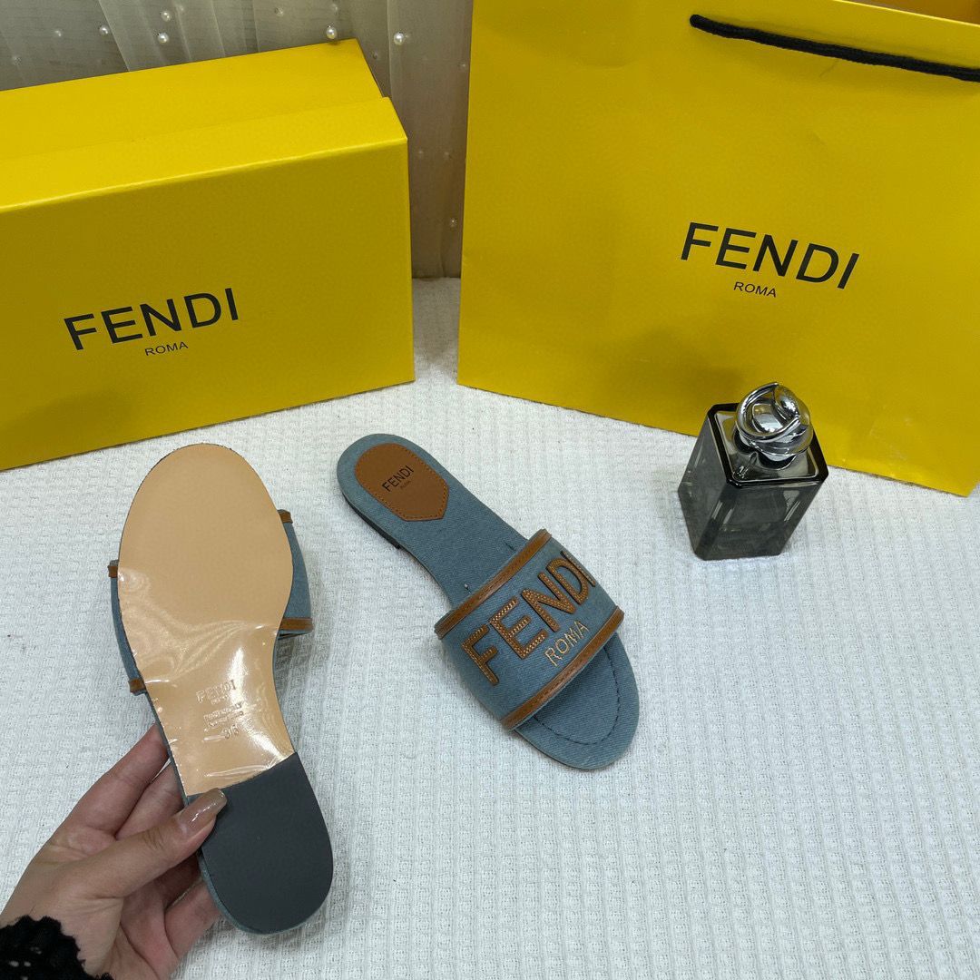 WMN Fendi Premium  Roma Velvet FF Flat Slide Sandals Blue and beige