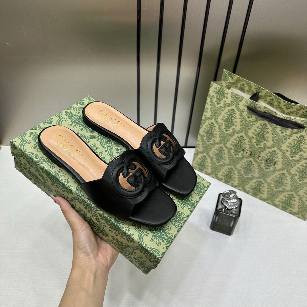 Gucci Premium Black Leather Interlocking G Flat Slides