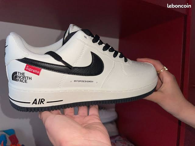 NIKE AIRFORCE 1 LOW SUPREME X THE NORTH FACE
