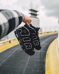 NIKE AIR  UPTEMPO BLACK WHITE