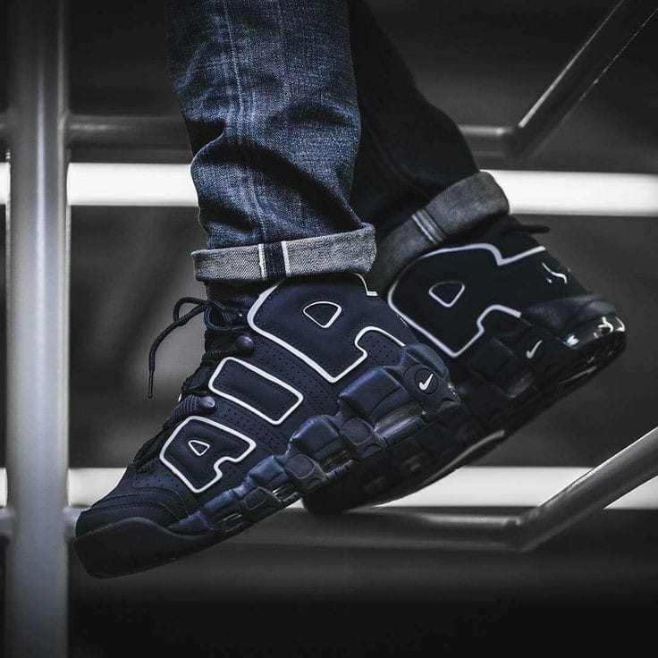 NIKE AIR  UPTEMPO BLACK WHITE