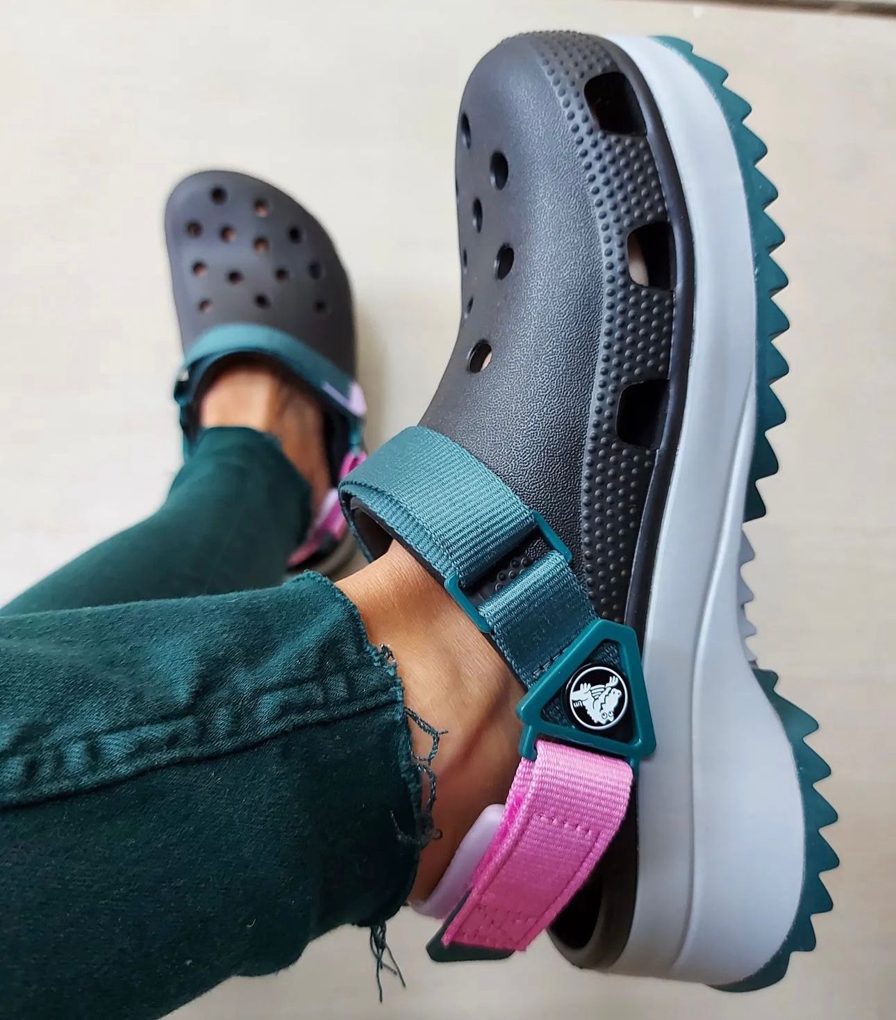 crocs hiker clog classic multi black