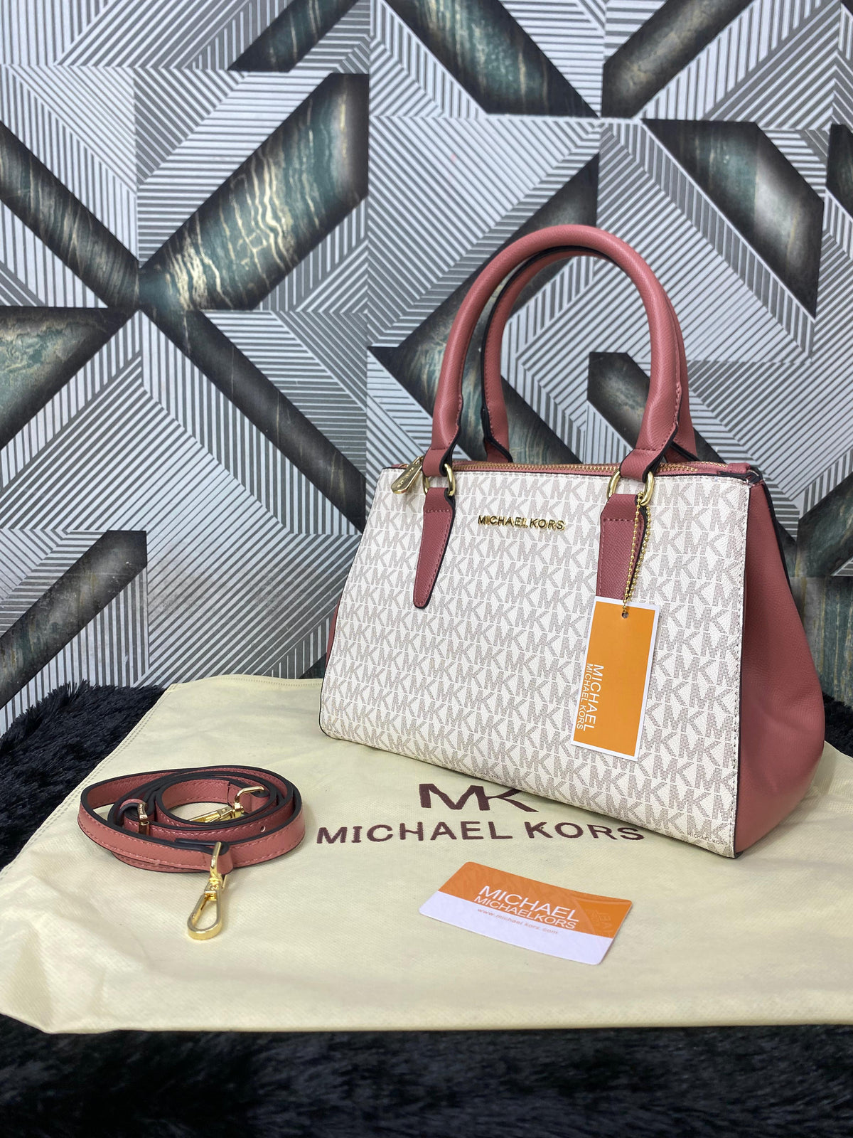 MICHAEL KORS LAILA WHITE PINK SATCHEL
