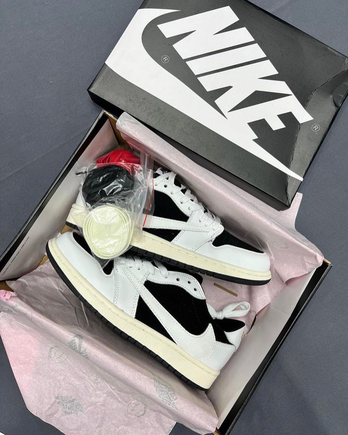 Jordan 1 Low X Travis Scott Panda Semi UA