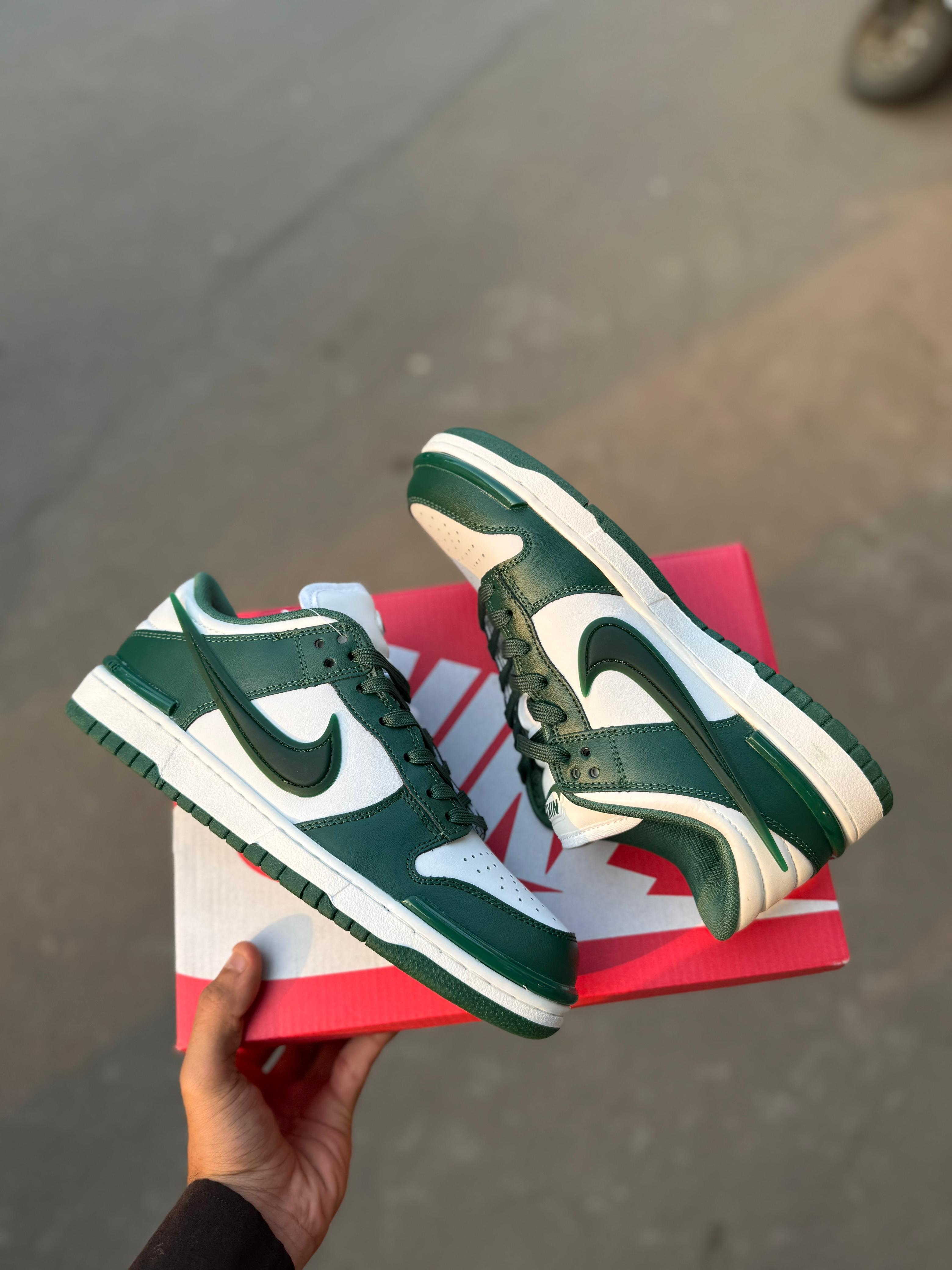 Nike sb dunk low varsity green