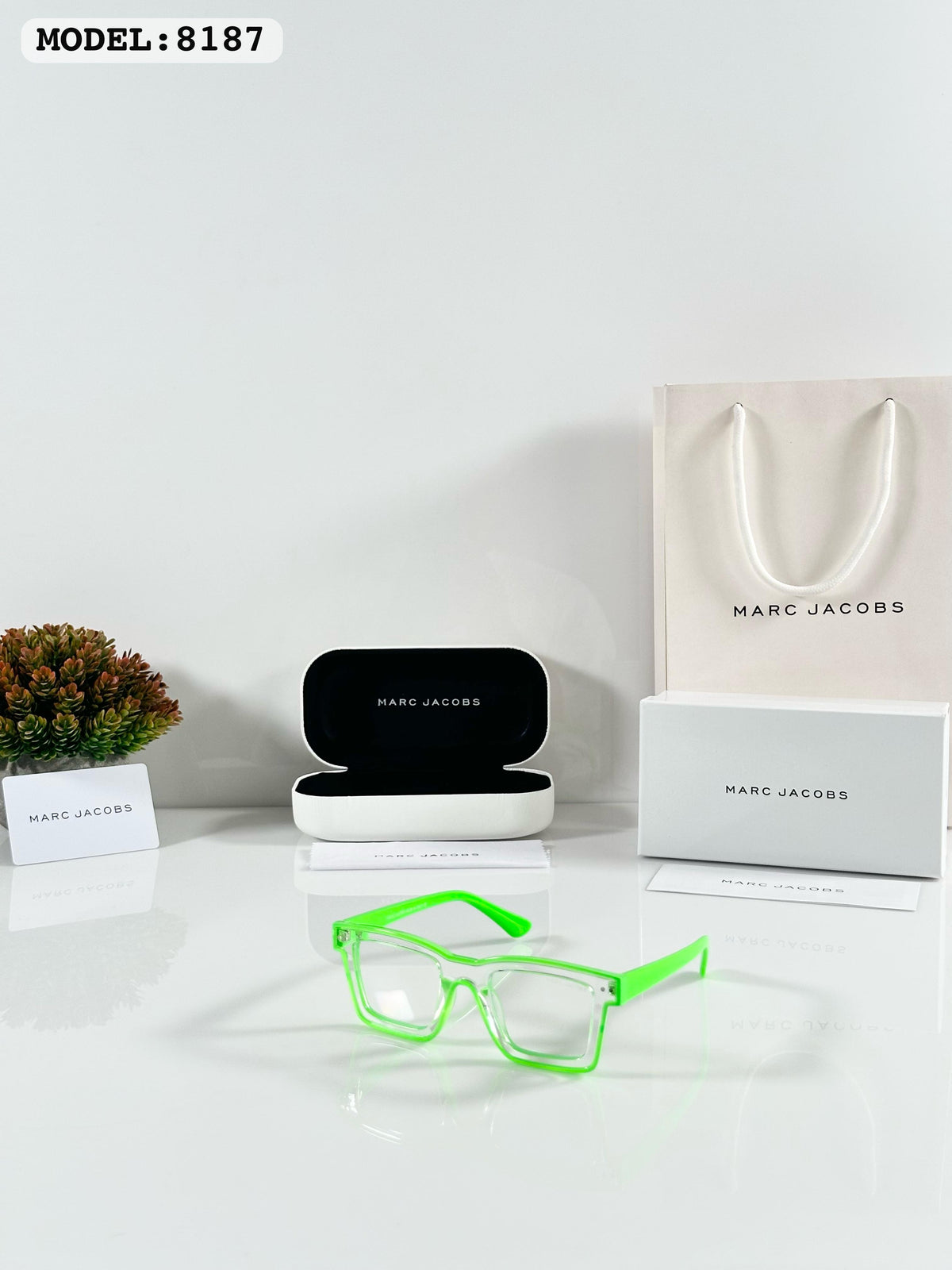 MARC JACOBS 8187 GREEN WATER DAY