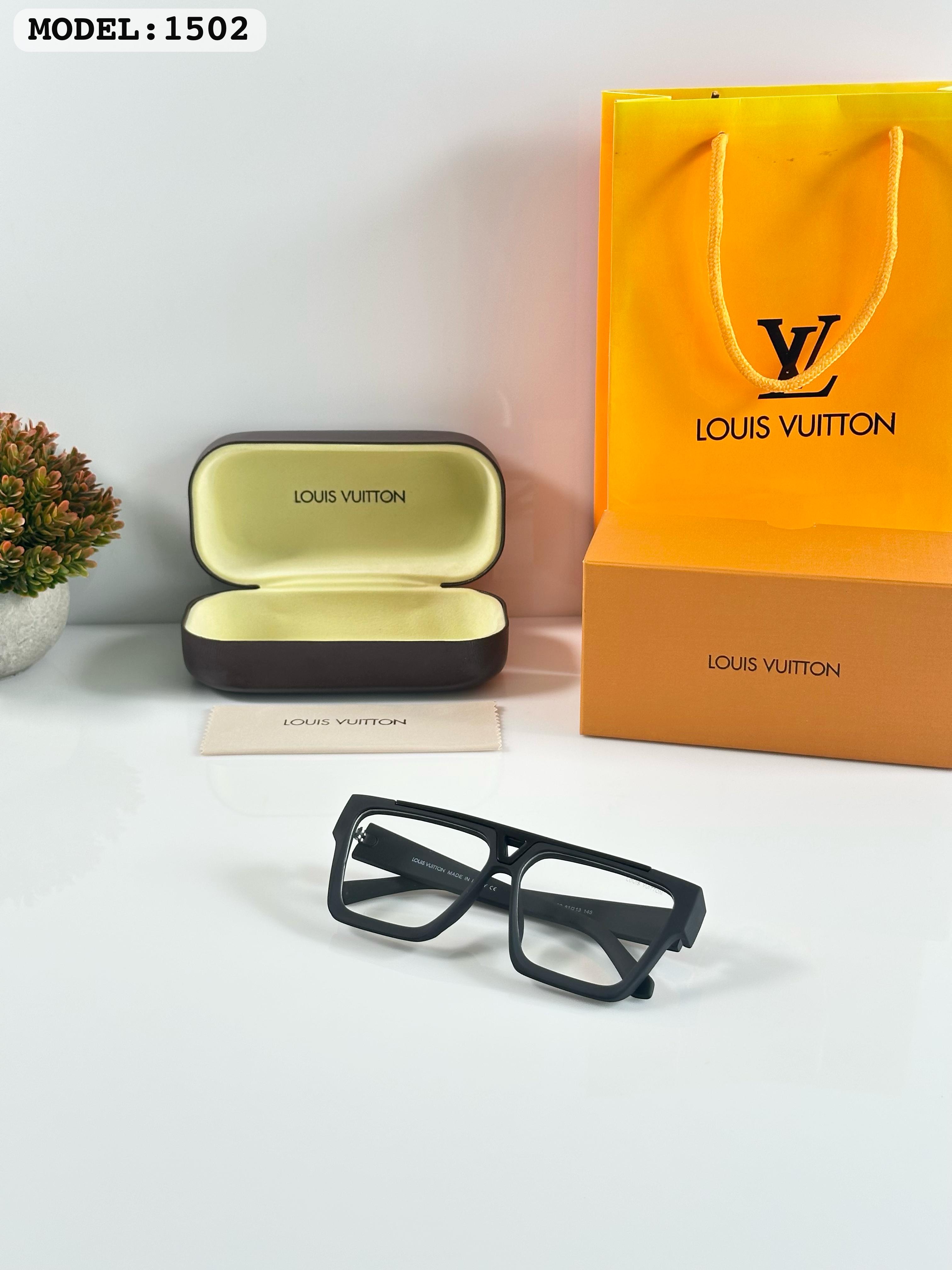 LOUIS VUITTON 1502 BLACK FRAME