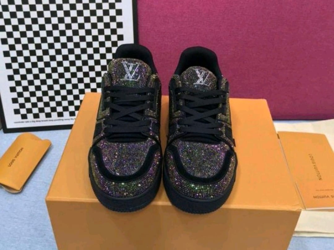 LOUIS CRYSTAL BLACK