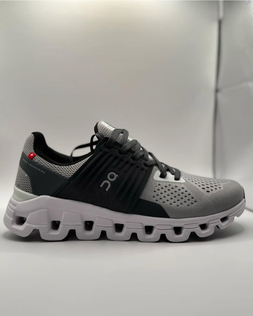 On Cloud Swift 3 Grey White