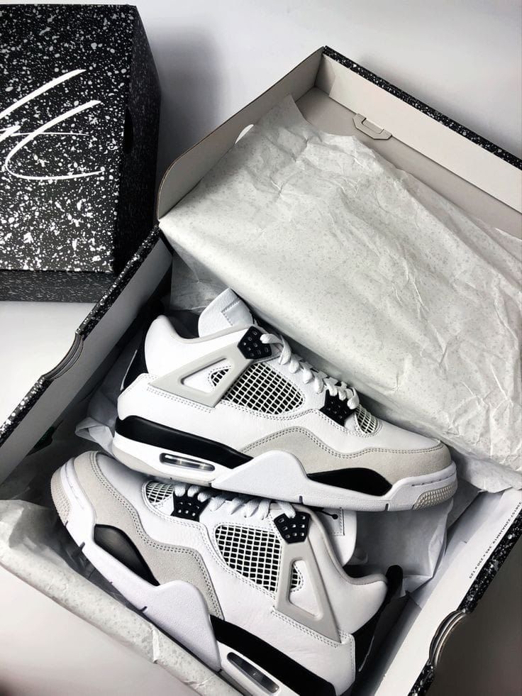 Nike Air Jordan 4 Military Black SEMI UA