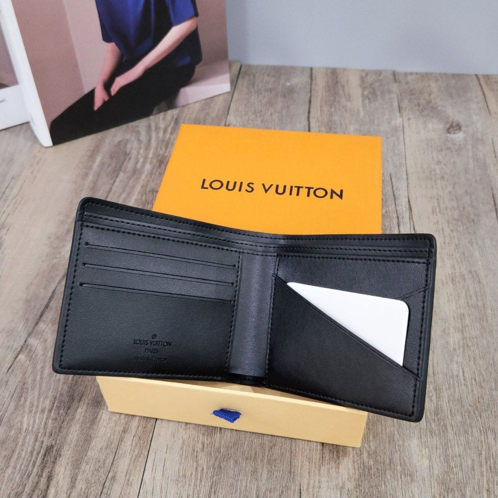 Louis Vuitton Lv Black Leather Wallet M69829 Black Hardware