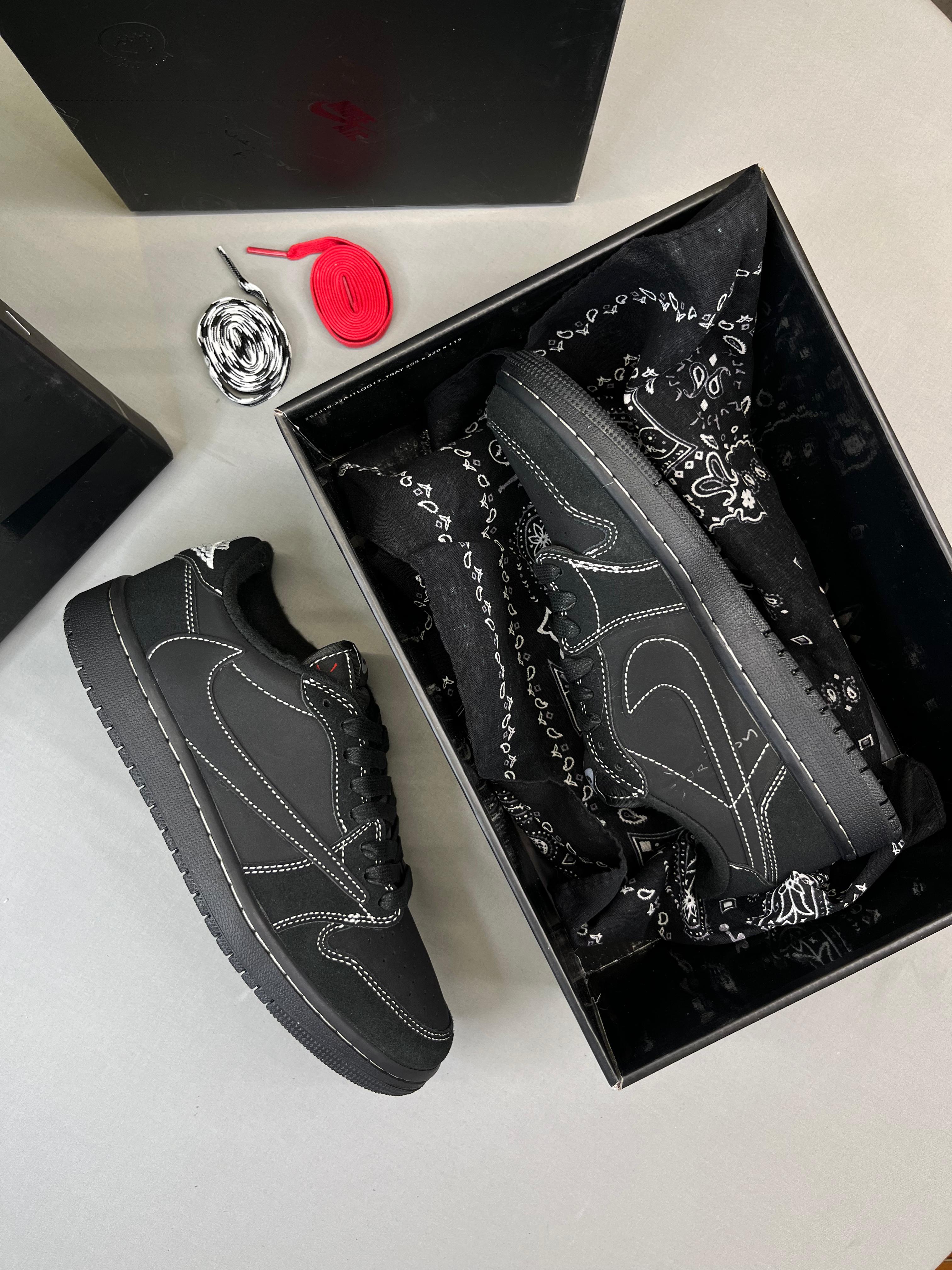 NIKE  AIR JORDAN 1 RETRO X TRAVIS SCOTT BLACK PHANTOM ( SEMI UA)